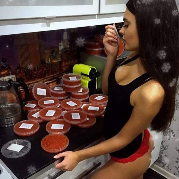 Девушки с едой Девушки с едой