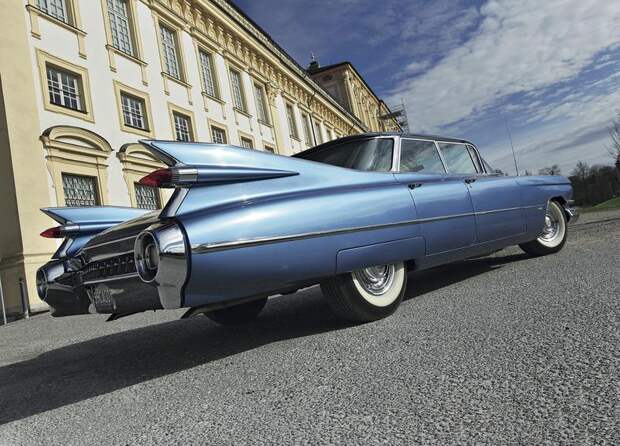 Классика с верхней полки-седан Cadillac Series 62