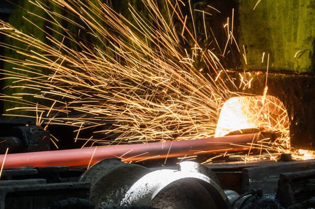 Крупнейший производитель труб в России начал останавливать работу