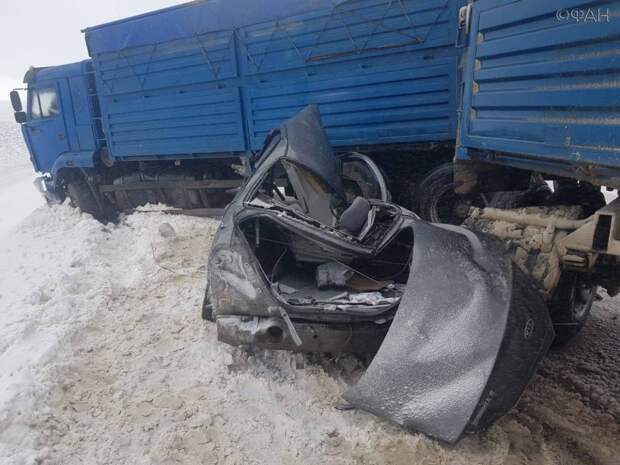 Один человек погиб в результате автомобильной аварии в Ростовской области