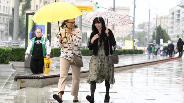 Гипертоникам приготовиться: москвичей ожидает барическая «ухабина»