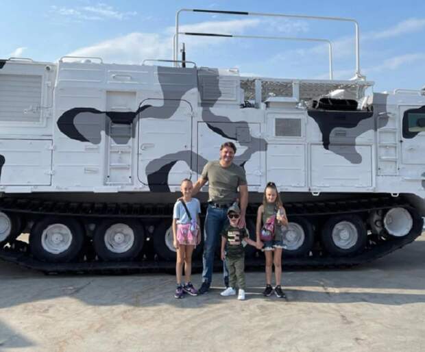 Эдгард Запашный с детьми