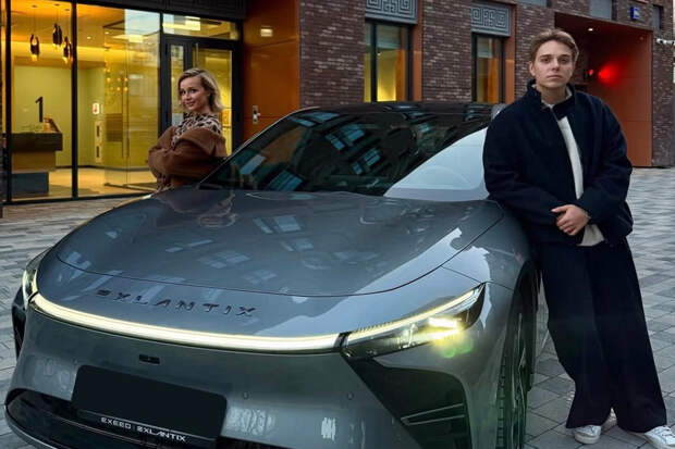 Полина Гагарина раскошелилась на роскошный подарок 18-летнему сыну Андрею