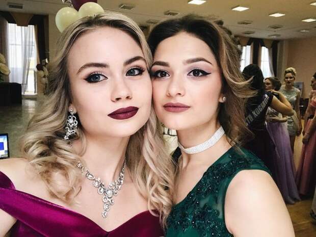 Очаровательные выпускницы 2018 года (25 фото)