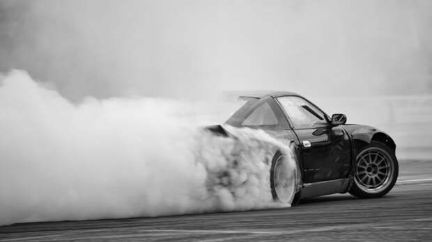 Любителей дрифтинга и езды по встречке начали привлекать к уголовной ответственности