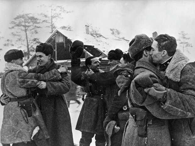 Блокада прорвана! Встреча бойцов Ленинградского и Волховского фронтов. 18 января 1943 года