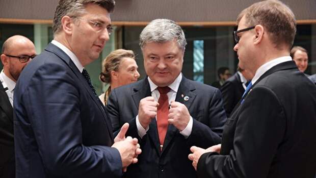 Премьер-министр Хорватии Андрей Пленкович и президент Украины Петр Порошенко на 5-м Саммите Восточного партнерства в Брюсселе. 24 ноября 2017