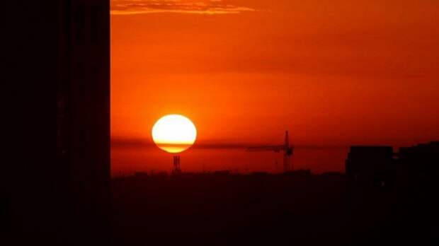 Алый рассвет в Барнауле / Фото: Екатерина Смолихина / amic.ru