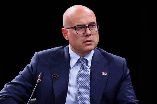 В Сербии возбудили уголовное дело против главы партии Вучича