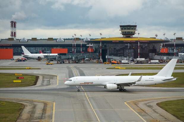 Аэропорт Шереметьево приостановил вылет рейсов