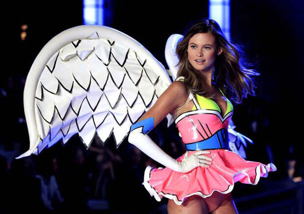 Показ Victoria's Secret 2011