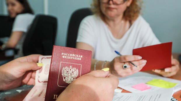 США приостанавливает выдачу виз россиянам