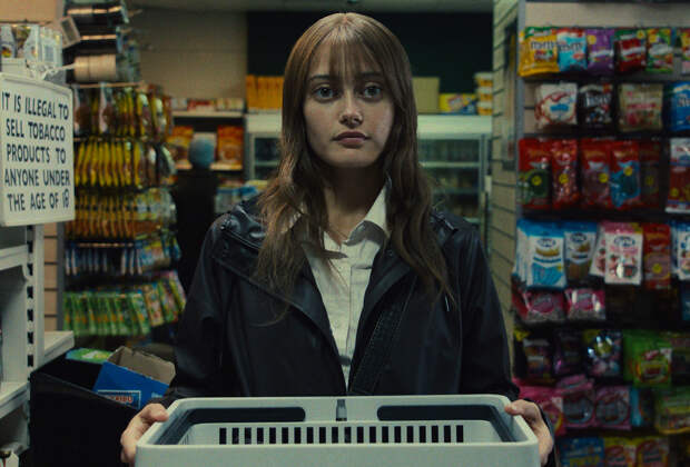 Sweetpea Recap: Ella Purnell Goes From Meek to Murderous in Starz Series’ Premiere — Plus, Grade It!