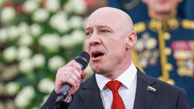 Спал на вокзале и мечтал о сцене: путь Дениса Майданова к званию народного артиста РФ