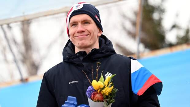 «Просто взял и убежал»: как король лыж Большунов выиграл две дистанционные гонки в Дёмине