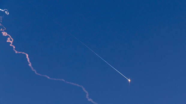 Военный самолёт Ирака уничтожен при обстреле авиабазы в Багдаде