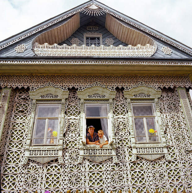 Сказочные деревенские дома в русском стиле