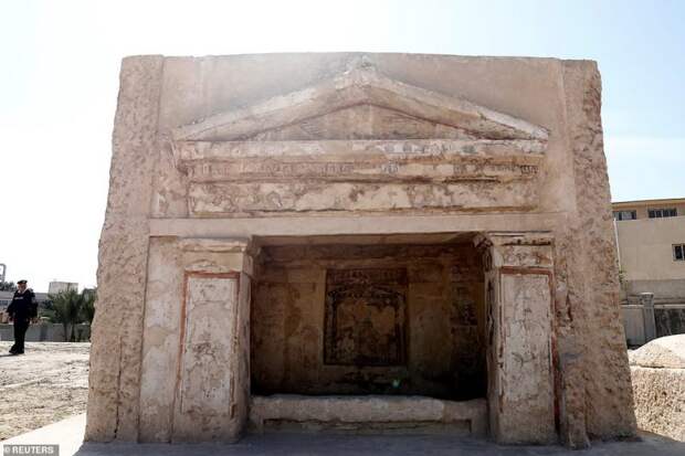 Фотография: Античные сокровища: древние египетские катакомбы, полные удивительных артефактов, открылись для посещения №2 - BigPicture.ru