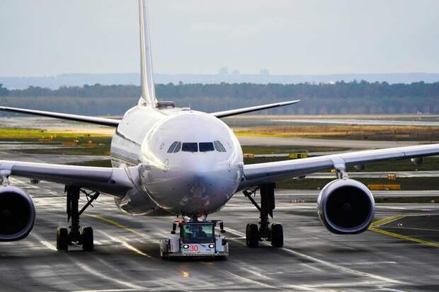 Летевший из Турции в Россию пассажирский самолет экстренно сел в Литве