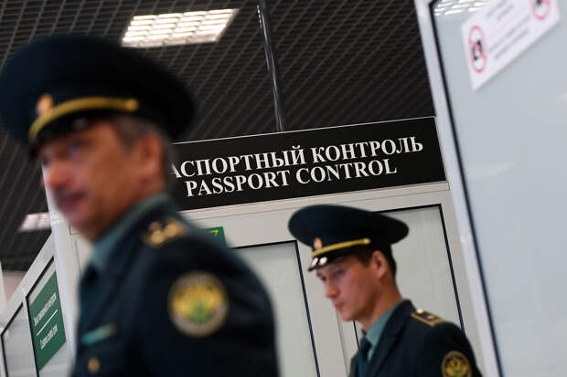 ФТС: россияне задекларировали на таможне в 2025 году наличность на $905 млн