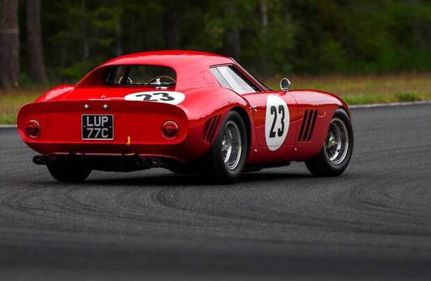 Эту Ferrari 250 GTO продали в 2018 году/ Фото: barrons.com Эту Ferrari 250 GTO продали в 2018 году/ Фото: barrons.com