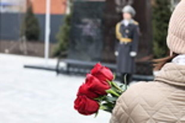 Памятник судебным приставам в Барнауле / Фото: Екатерина Смолихина / amic.ru