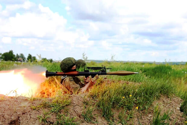 В Амурской области гранатометчики ВВО выполнили боевые стрельбы