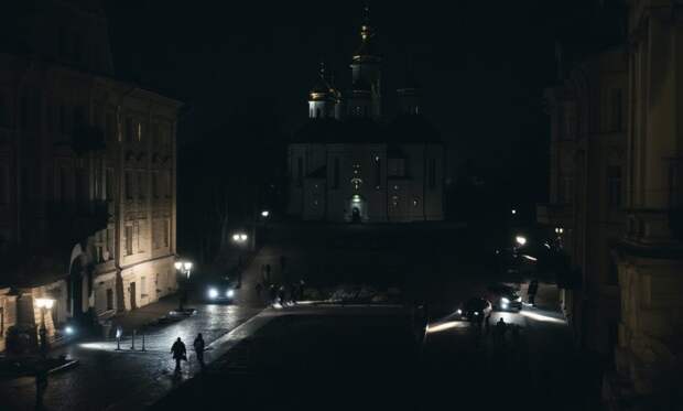 Вслед за Киевом во тьму погрузился Чернигов: Российская армия продолжает «выключать» атомную энергетику Украины»