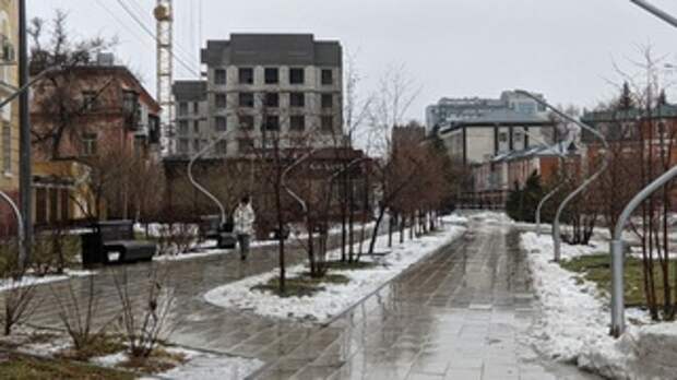 Сквер на улице Чкалова / Фото: amic.ru / Екатерина Смолихина