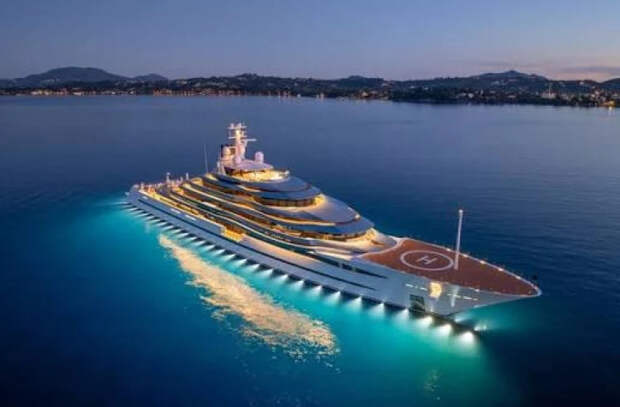 Почему круизные корабли и роскошные яхты обычно белые, а военные корабли — серые?