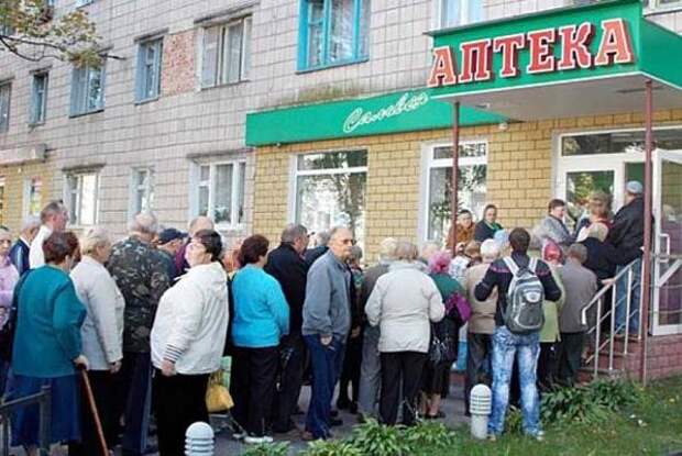 ЯРНОВОСТИ: Депутат Эльхан Мардалиев: «Аптеки должны обслуживать по 400 льготников в день. Это невыполнимая задача»