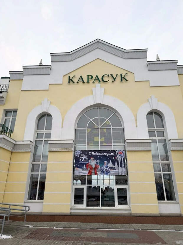 «Огорода у меня нет, а место под него было». Кто в России создал свою хоккейную коробку — Периферия