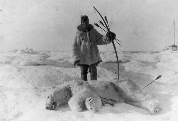 Эскимос и его добыча, 1924 год история, народности, север, старые фотографии