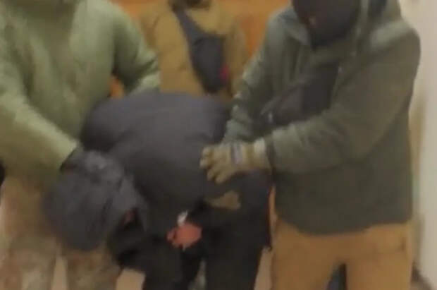 Появились кадры задержания планировавших теракты в Хабаровском крае и КБР