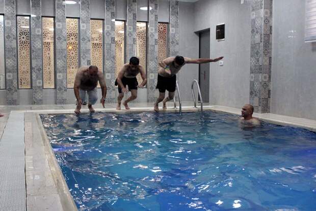 Минздрав: посещающих сауны и бани мужчин направят на спермограмму