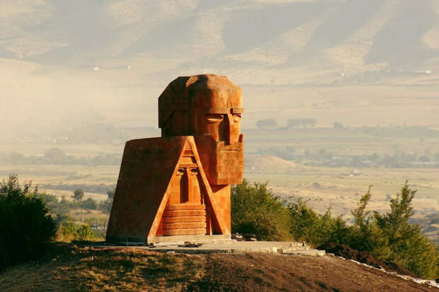 Должны ли русские умирать за Карабах?