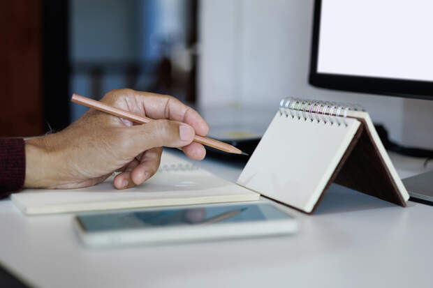 Журналистка Ксения Собчак призвала покупать блокноты и полароиды в тренде 2026 года