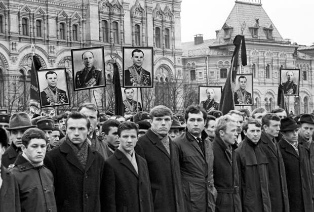 Траурный митинг на Красной площади в Москве. 30.03.1968