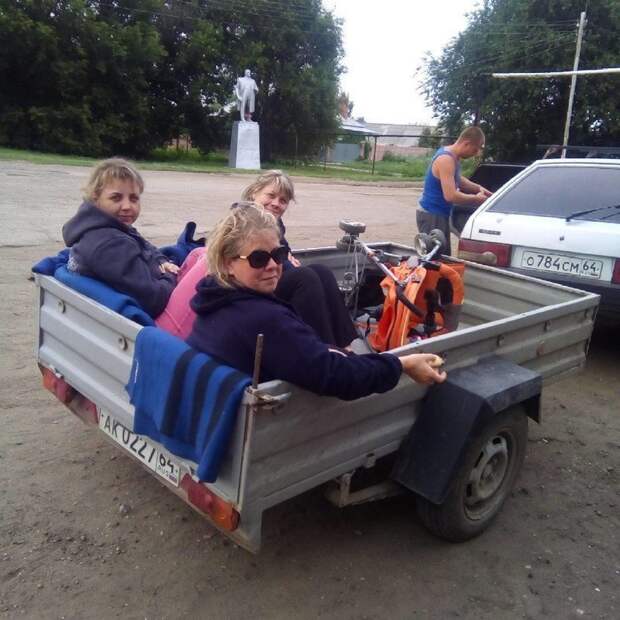 Городские поберегитесь: в деревне тоже есть красивые и веселые девчонки Городские поберегитесь: в деревне тоже есть красивые и веселые девчонки