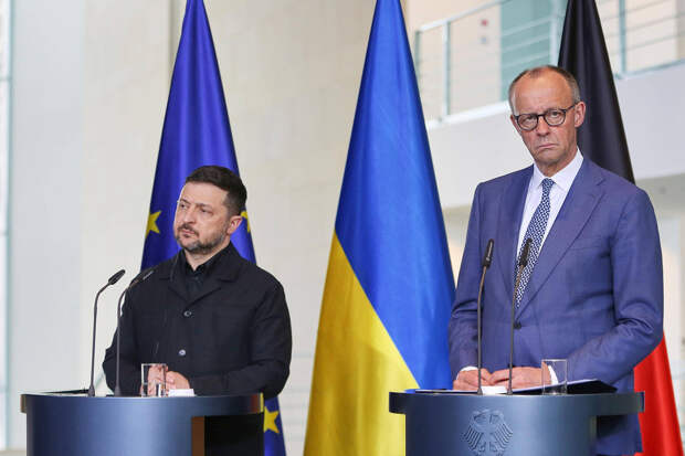 Мерц похвалил Зеленского за многолетнюю войну на Украине