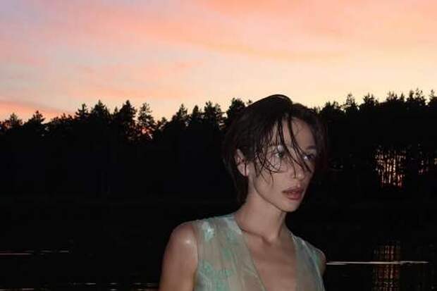 Блогерша Ивлеева призналась, что обгорела и попробовала странное пиво в Африке