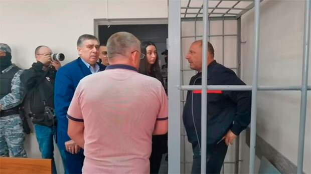 Один из братьев Сафаровых на заседании по избранию меры пресечения. Скриншот с видео Царьграда