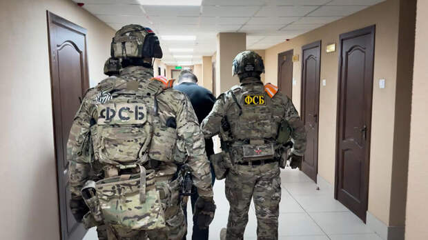 ФСБ провели более 30 обысков у организаторов площадки "бумажного НДС"