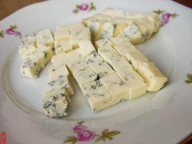 https://prolife.ru.com/wp-content/uploads/2018/09/very-delishes-cheeses_6_1527239633268.jpg