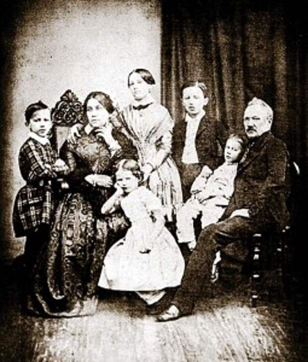 Семья Чайковских в 1848 году. Крайний слева – Петр