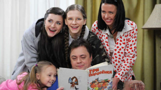 1670495040_Fanaty-zhdali-dolgo-serial-Papiny-dochki-prodolzhat-spustya-10-let (700x393, 255Kb)