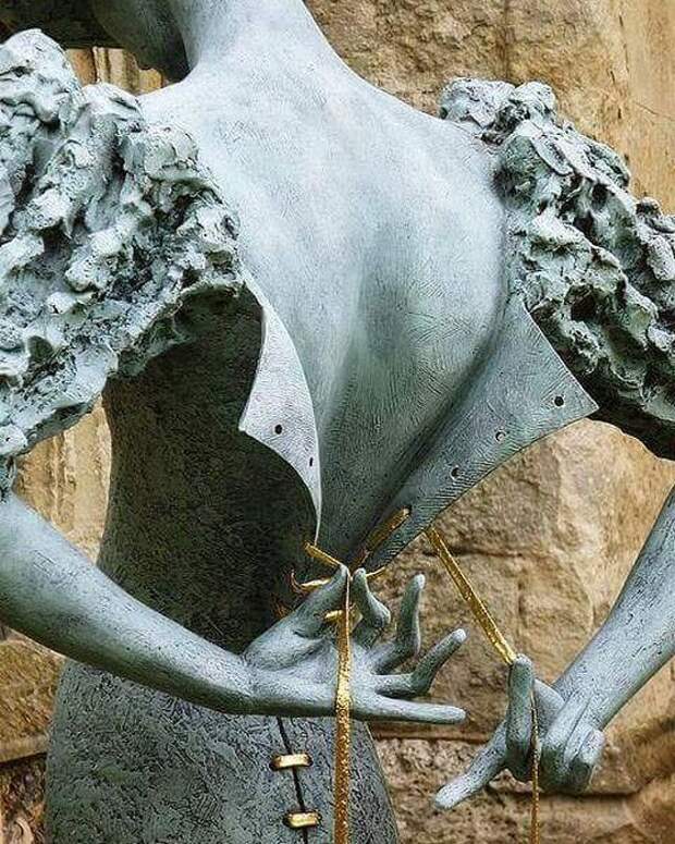 Волнующие скульптуры, изображающие женские тела (26 фото) Волнующие скульптуры, изображающие женские тела (26 фото)