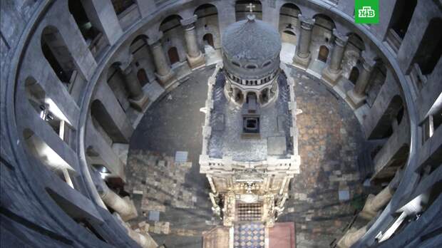 В Иерусалиме началась церемония схождения Благодатного огня