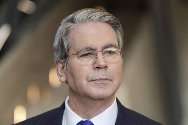 Глава Минфина США Бессент: Трамп не собирался вторгаться в Гренландию