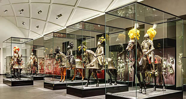 «Доспехи эпохи заката»: очень красивые, «золотые» и тяжелые!